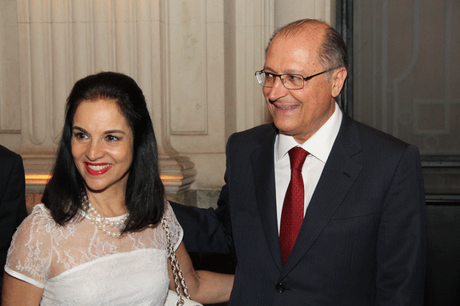 Geraldo Alckmin e sua esposa 