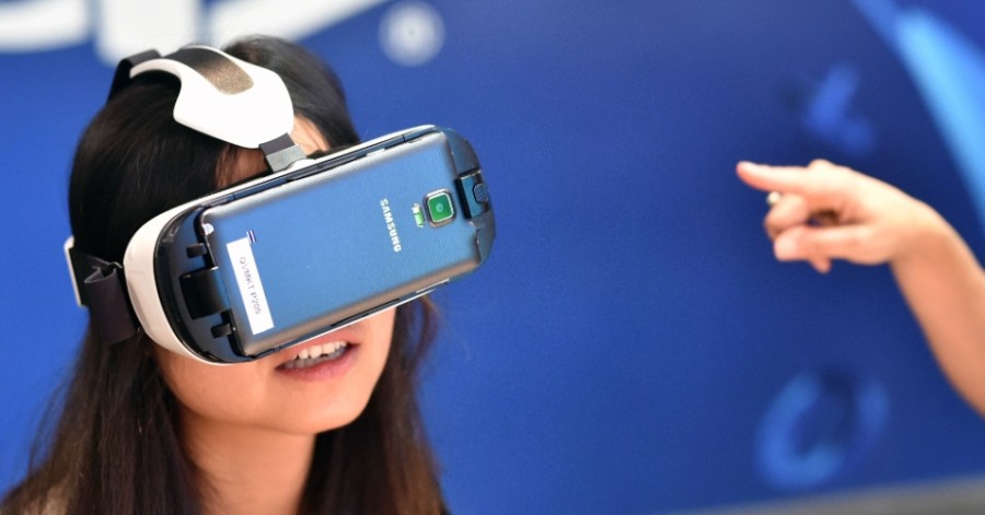 Visitante testa realidade virtual (Foto: Divulgação)