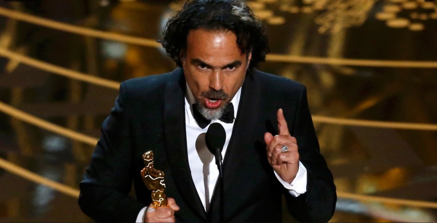 Alejandro Gonzáles Iñárritu recebe o Oscar de melhor diretor por ''O regresso'' (Foto: Divulgação)