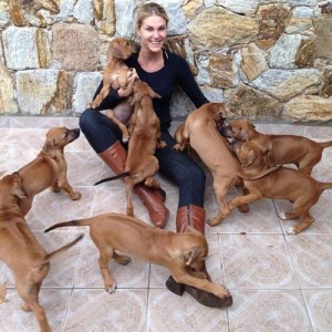 Ana Hickmann e alguns de seus pets (Foto: Divulgação)