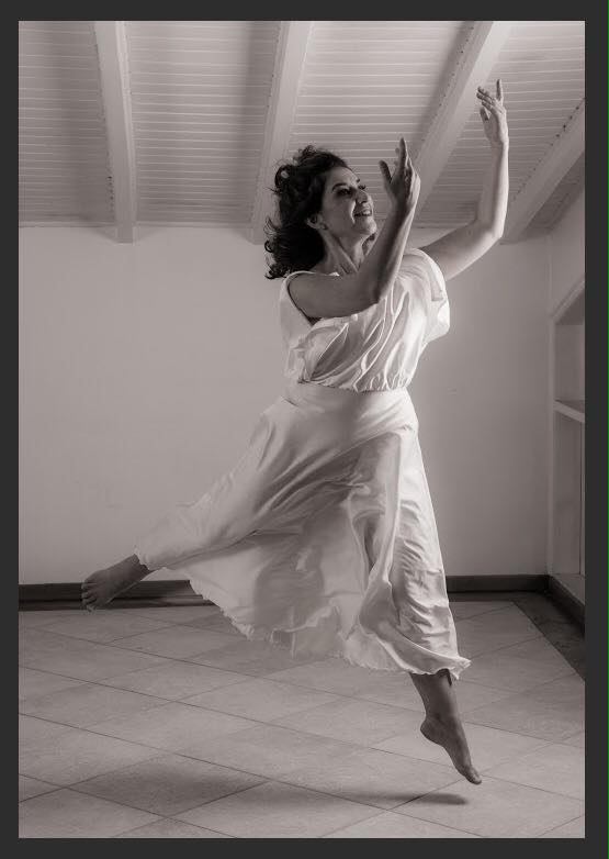 Isadora traz um ambiente de música, canto e dança (Foto: João Caldas)