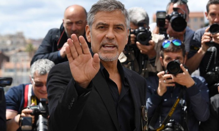 Clooney é fotografado no festival de Cannes (Foto: Reprodução)