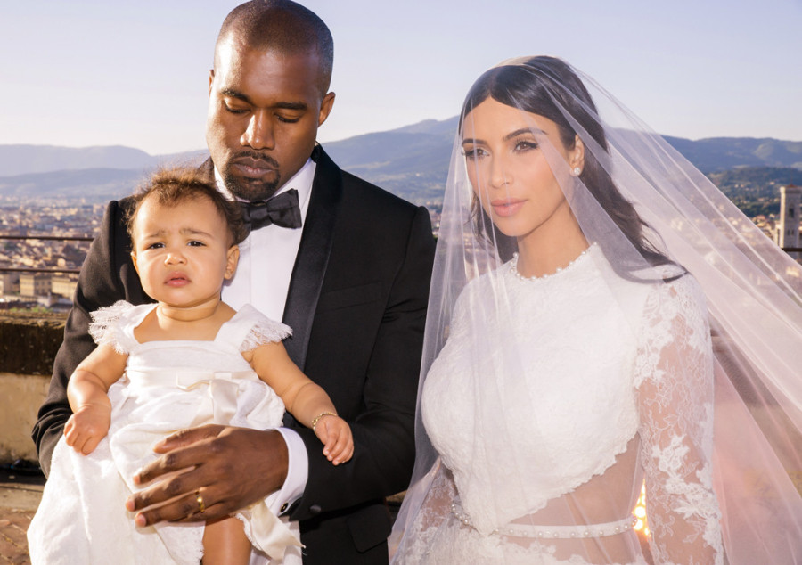 Kanye West com a esposa Kim Kardashian e a filha North (Foto: Divulgação)